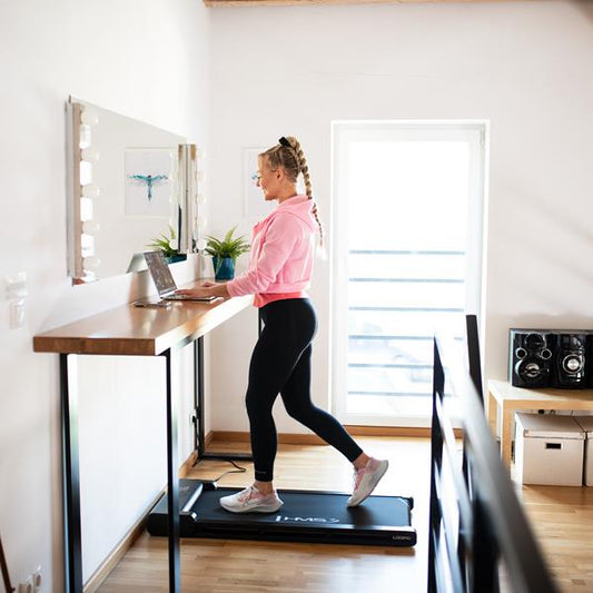 Walking Pads: dé fitnesstrend voor thuiswerken in het najaar